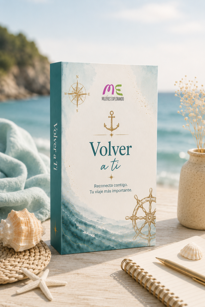 Mockup del recurso digital Volver a Ti de Mujeres Explorando con tablet, cuaderno y fondo de playa.